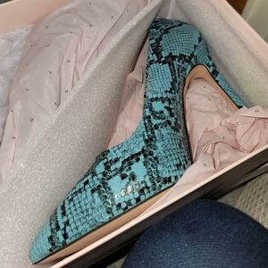 🅽🆆🅱 $90 BCBGeneration Faux Snakeskin Pump Oil Blue Pointed Toe Heels